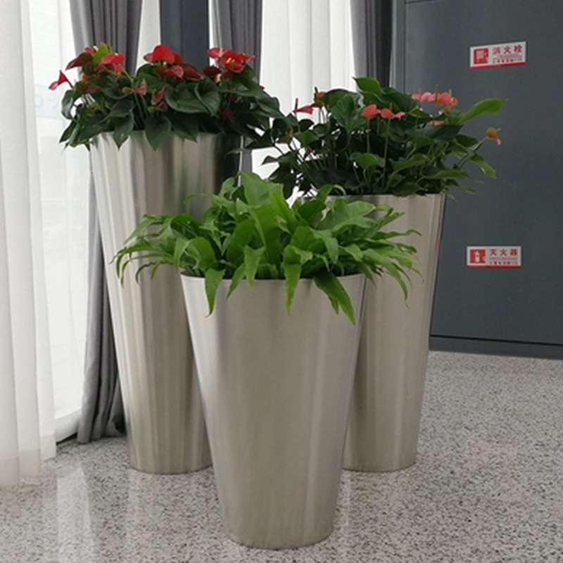 Why Stainless Steel Planters Outperform Traditional Garden Containers