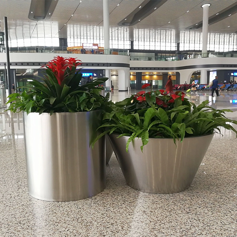 Metal Cube Planters: The Geometric Revolution in Urban Greenery
